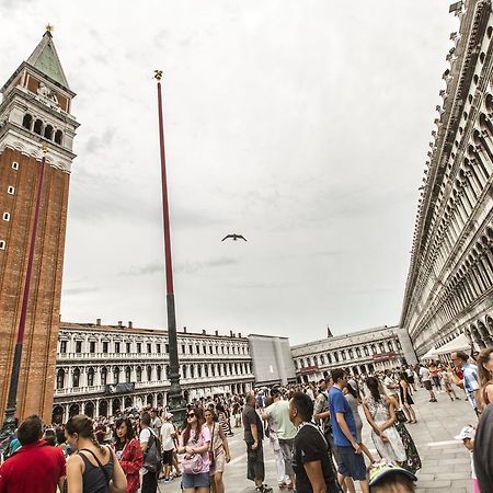 Arsenale Design Apartment R&R Venesia Bagian luar foto